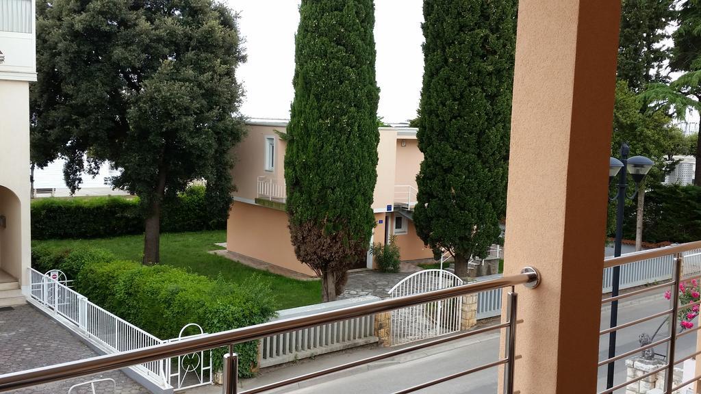 Apartments Villa Nona Umag Extérieur photo