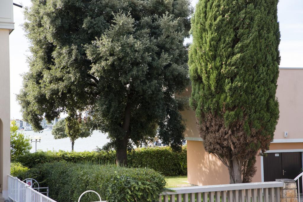 Apartments Villa Nona Umag Extérieur photo