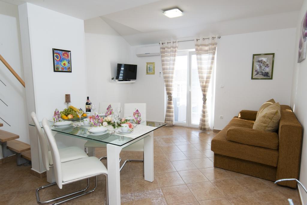 Apartments Villa Nona Umag Extérieur photo